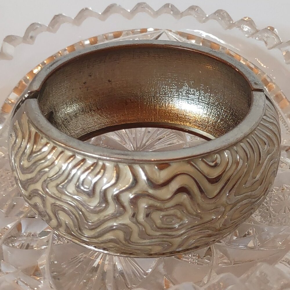 Vintage Heavy Clamper Cuff Bracelet Silver Tone Buff Enamel 7 in Breathtaking!